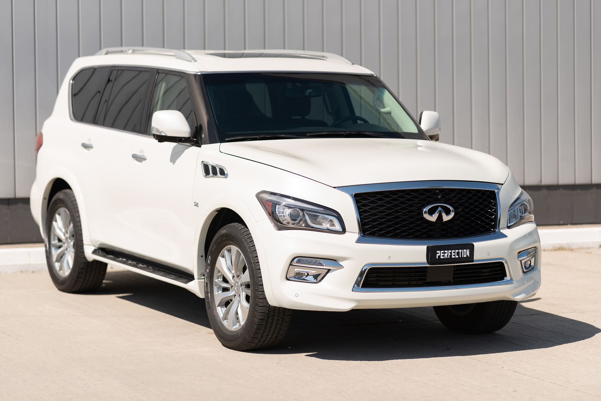 Infiniti QX80 2016