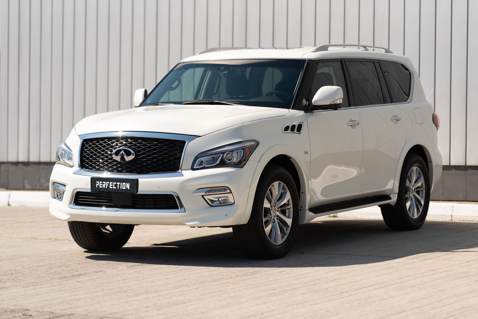 Infiniti QX80 2016