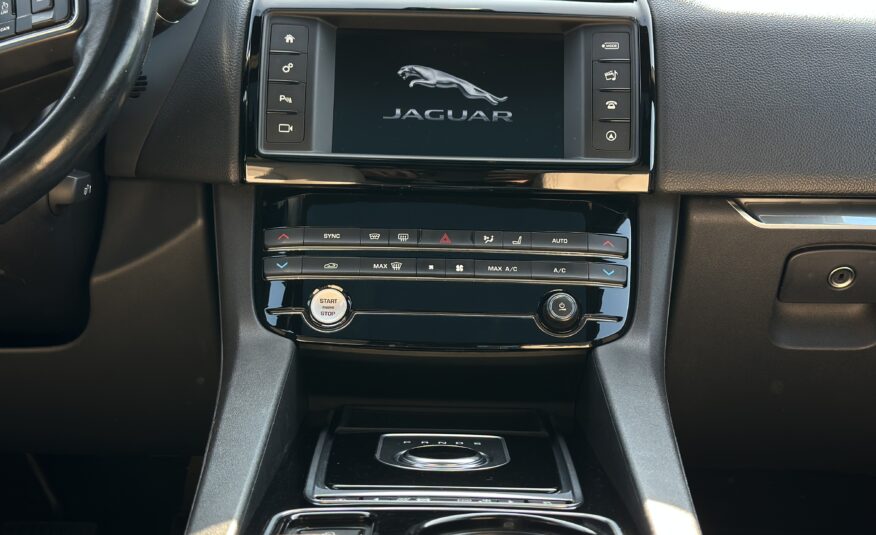 Jaguar F-Pace 2016