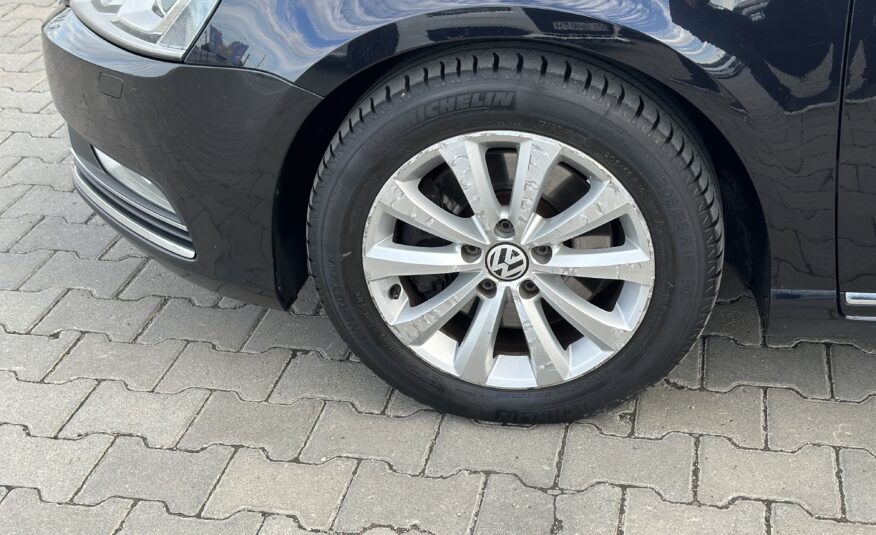 VOLKSWAGEN PASSAT 2014 року