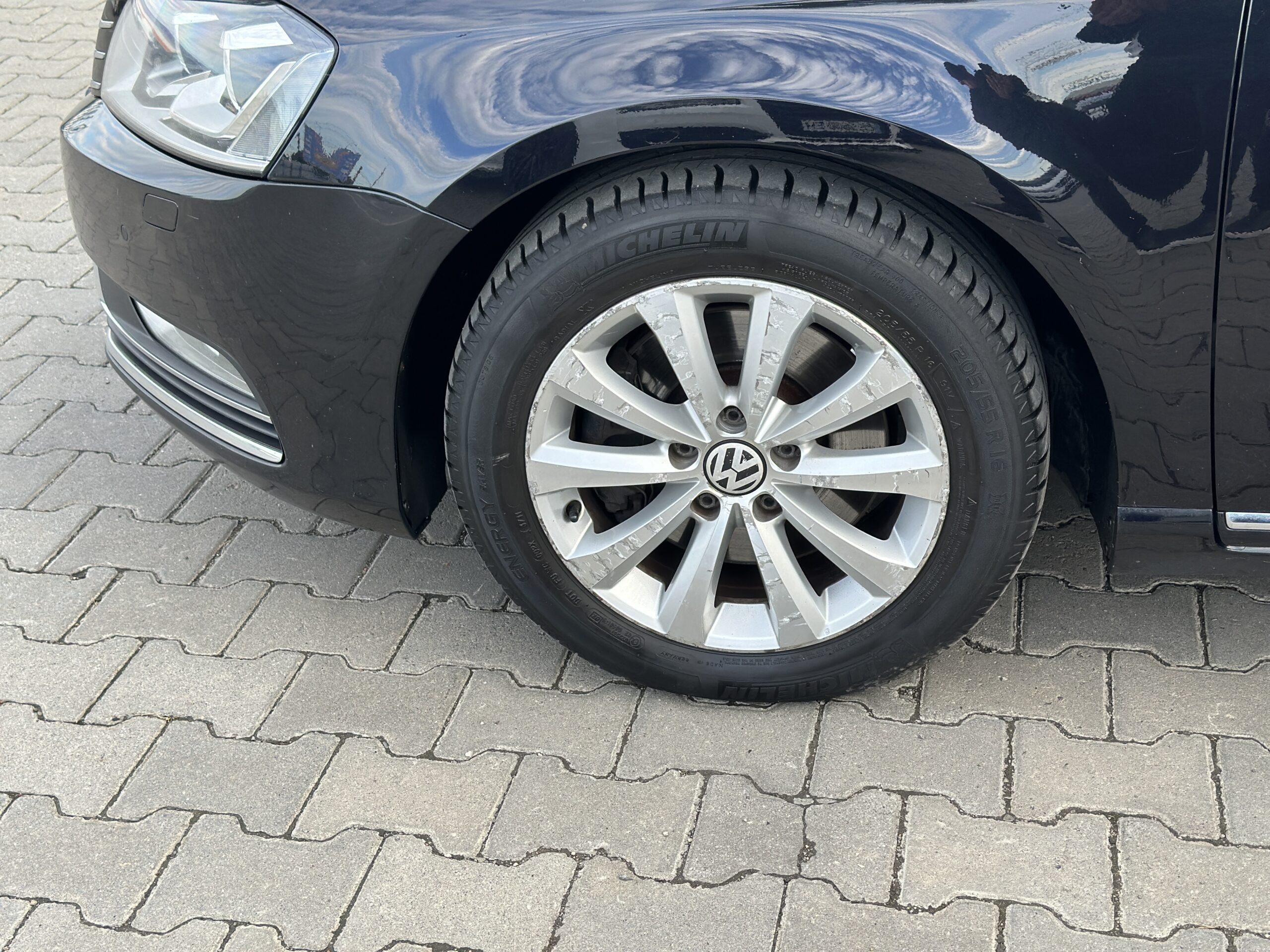 VOLKSWAGEN PASSAT 2014 року