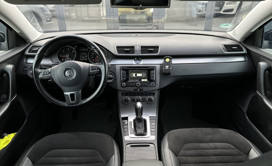 VOLKSWAGEN PASSAT 2014 року