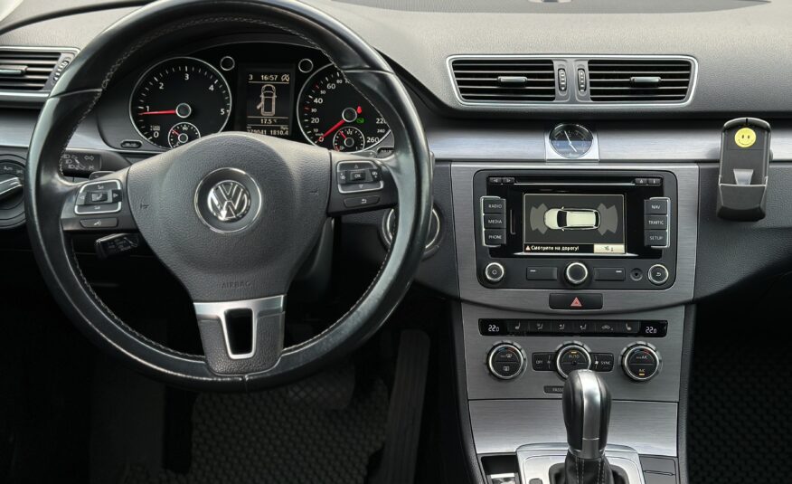 VOLKSWAGEN PASSAT 2014 року