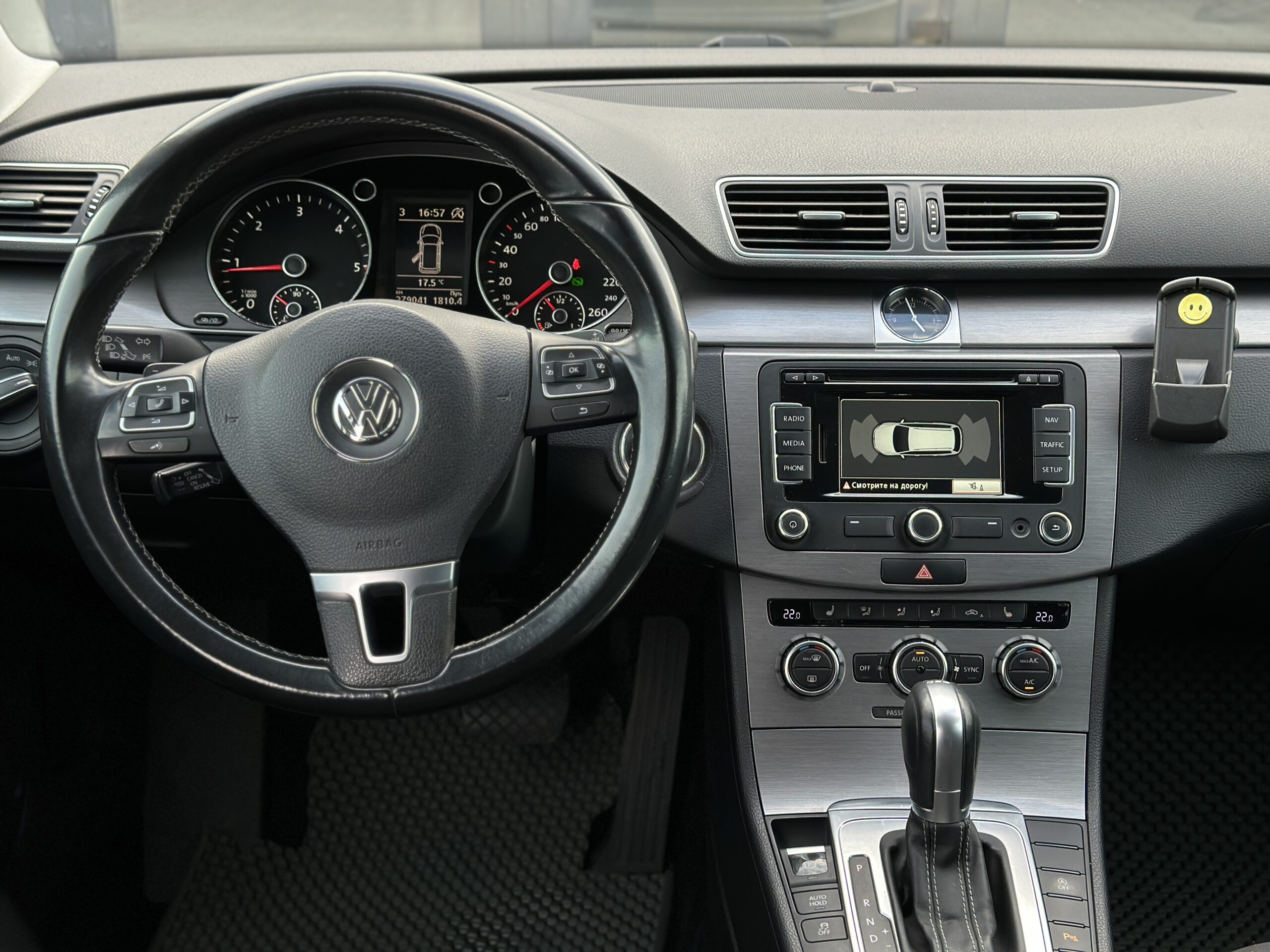 VOLKSWAGEN PASSAT 2014 року