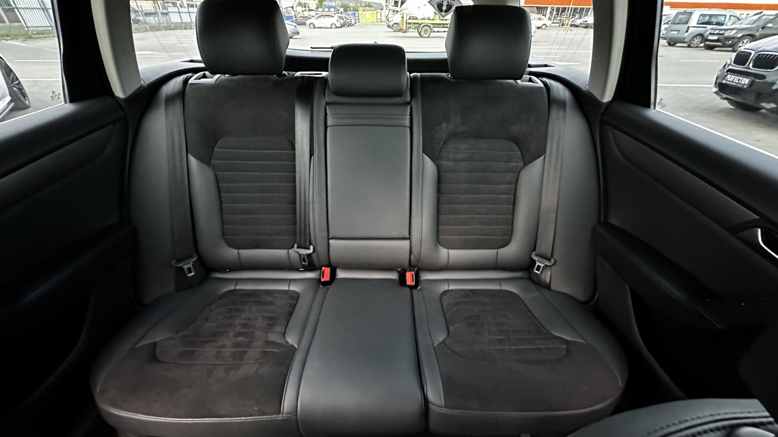 VOLKSWAGEN PASSAT 2014 року