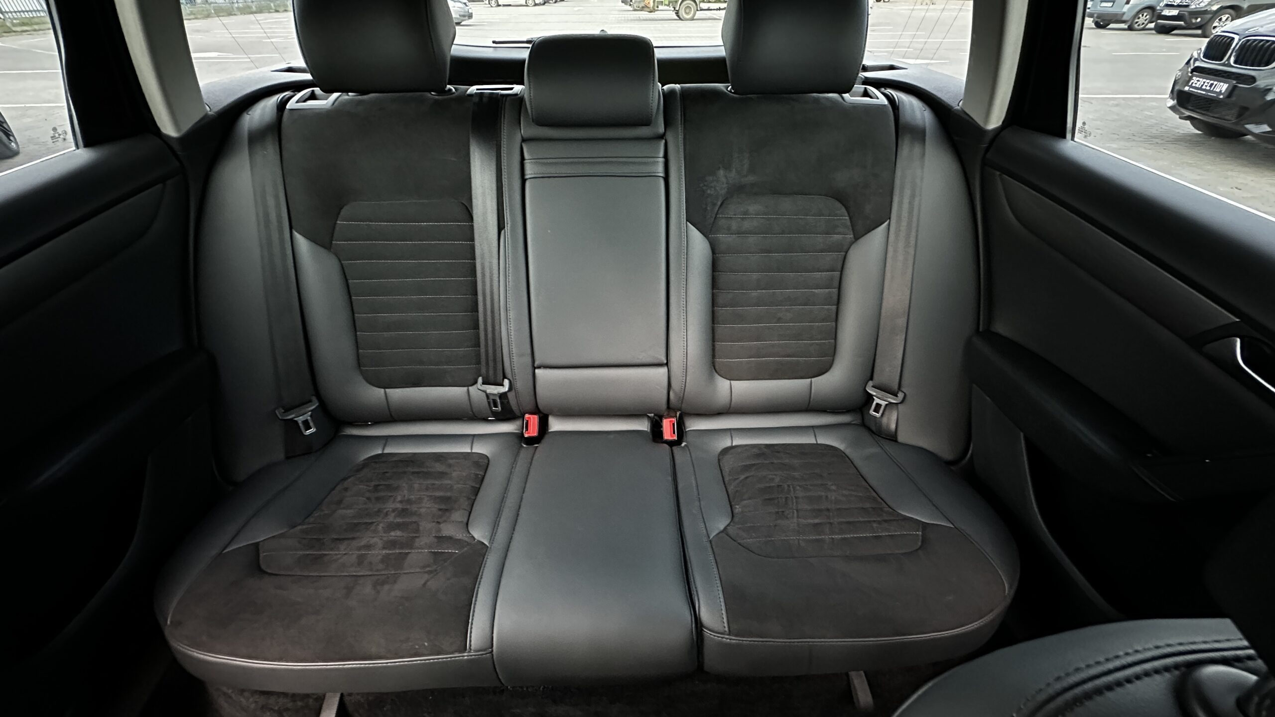 VOLKSWAGEN PASSAT 2014 року