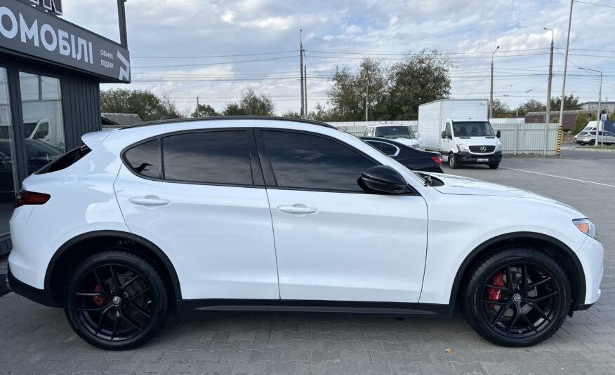 ALFA ROMEO STELVIO 2018 року