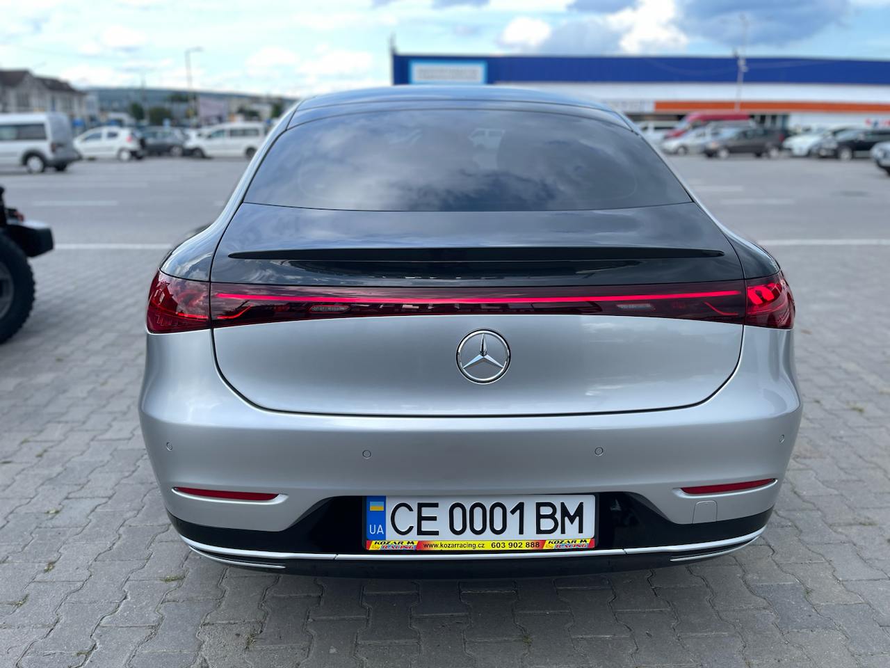 Mercedes – Benz EQS 2022 року