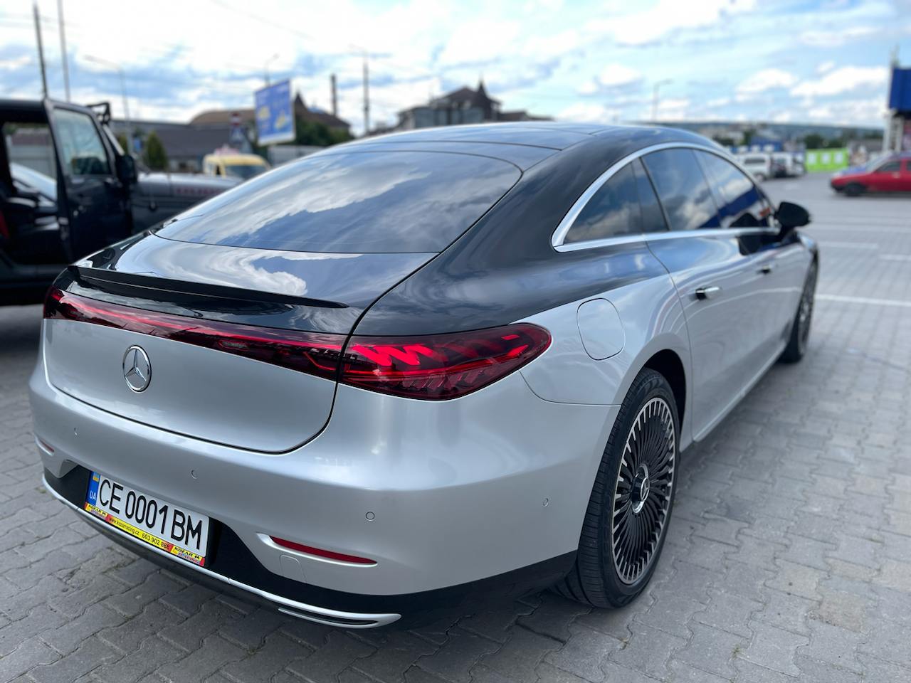 Mercedes – Benz EQS 2022 року