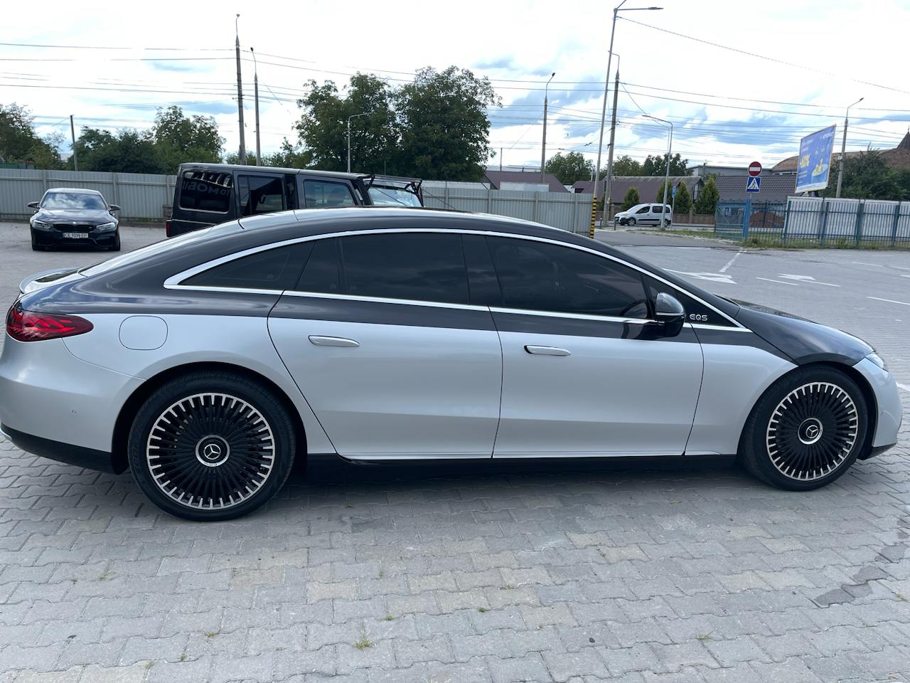 Mercedes – Benz EQS 2022 року