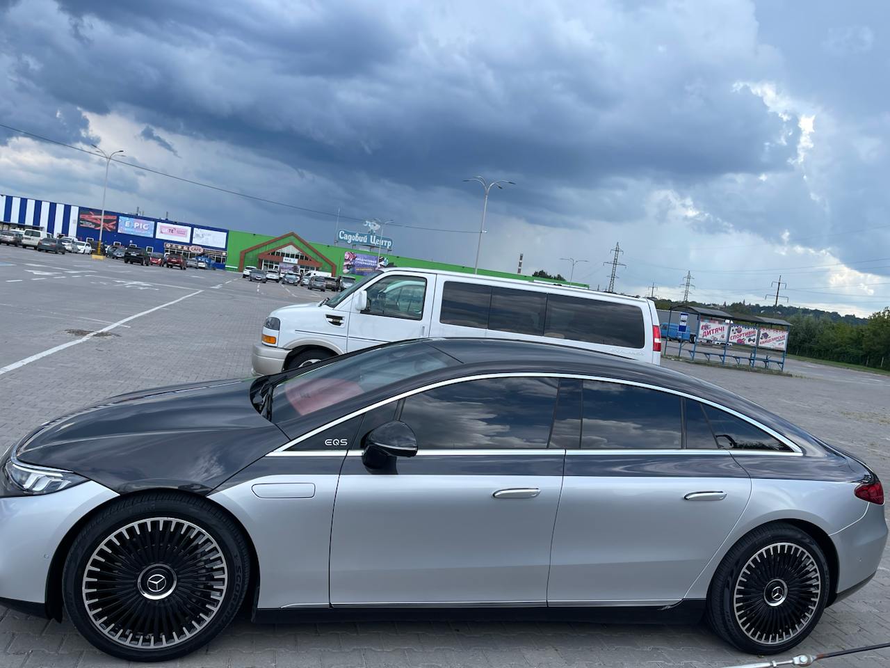 Mercedes – Benz EQS 2022 року