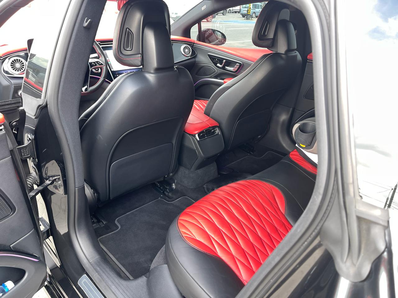 Mercedes – Benz EQS 2022 року