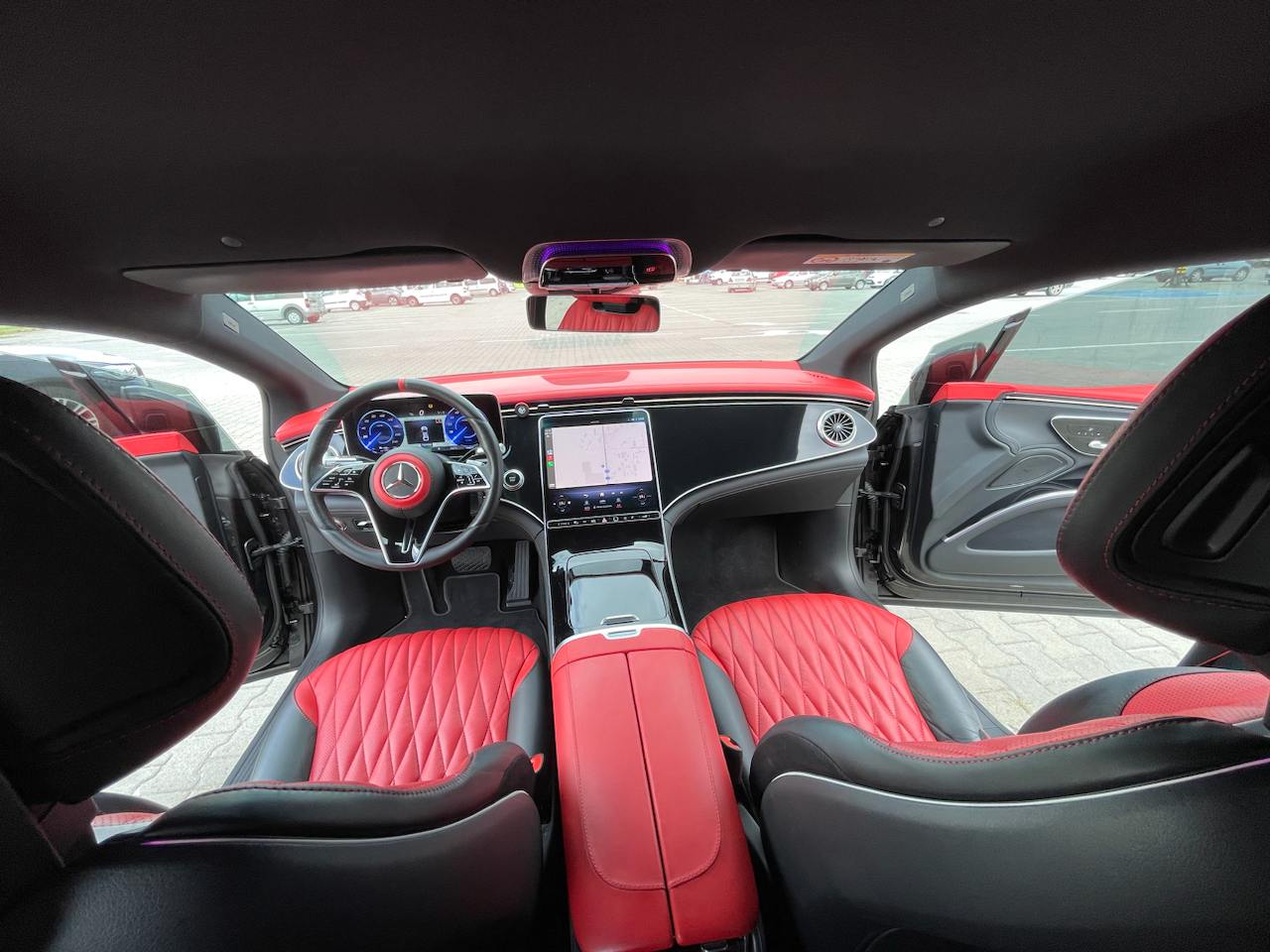 Mercedes – Benz EQS 2022 року