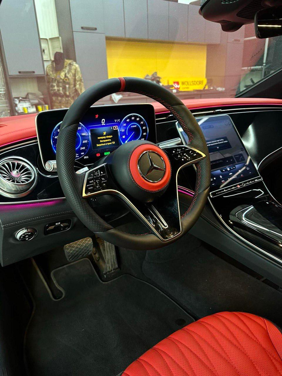 Mercedes – Benz EQS 2022 року