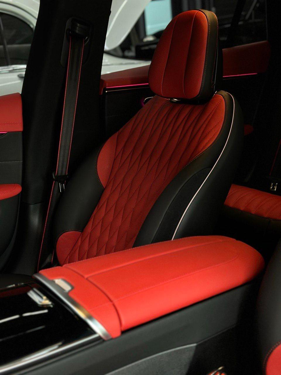 Mercedes – Benz EQS 2022 року