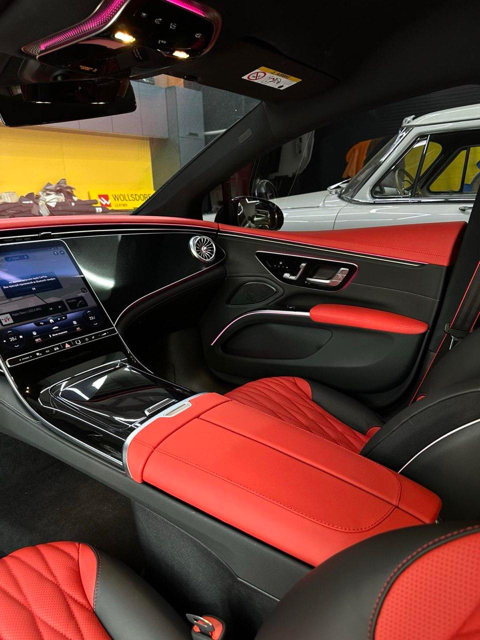 Mercedes – Benz EQS 2022 року