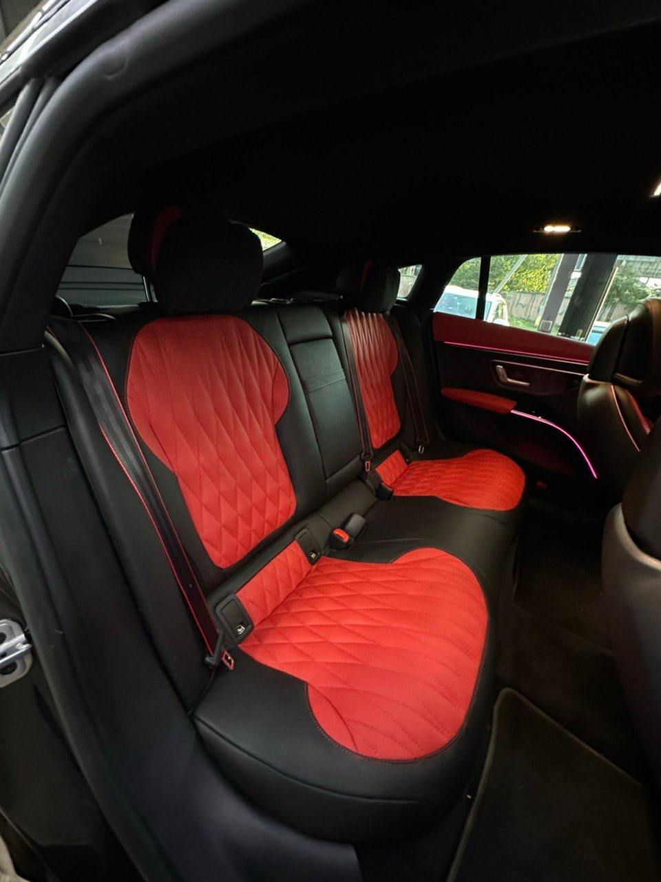 Mercedes – Benz EQS 2022 року