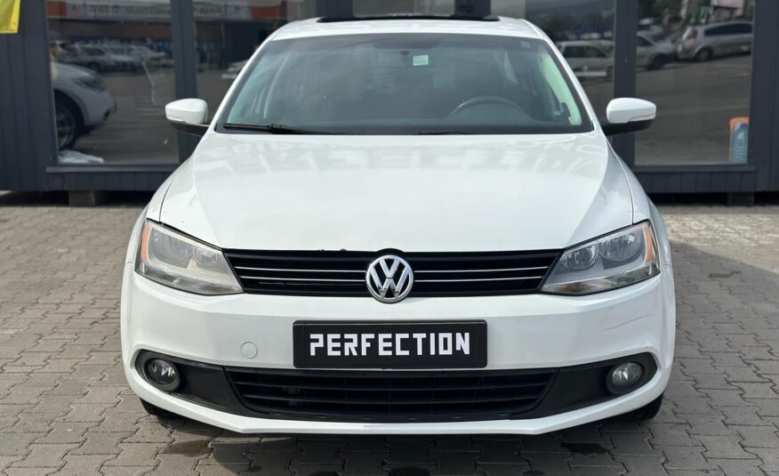 VOLKSWAGEN JETTA 2014 РОКУ