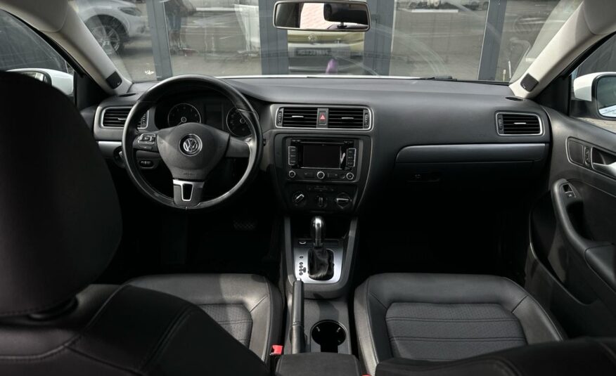 VOLKSWAGEN JETTA 2014 РОКУ