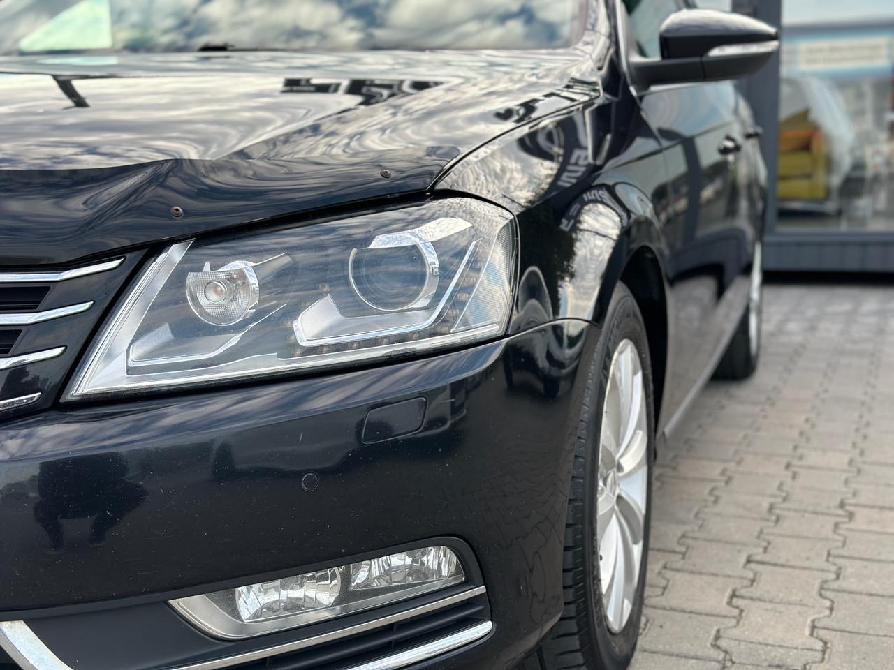 VOLKSWAGEN PASSAT 2014 року