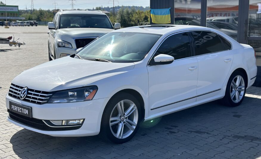 VOLKSWAGEN PASSAT NMS 2012 року