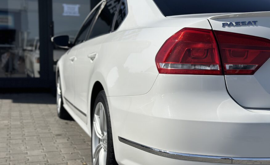 VOLKSWAGEN PASSAT NMS 2012 року