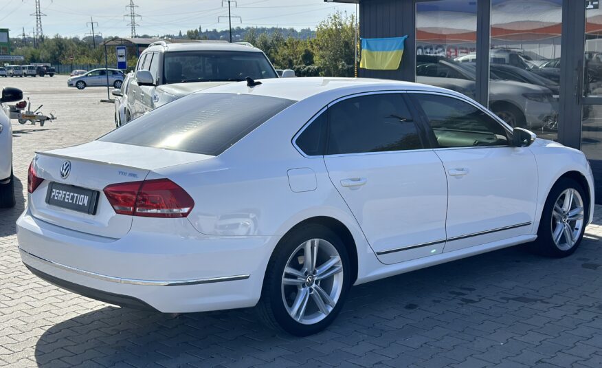 VOLKSWAGEN PASSAT NMS 2012 року