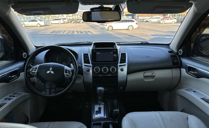 Mitsubishi Pajero Sport 2013 року