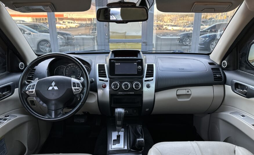 Mitsubishi Pajero Sport 2013 року