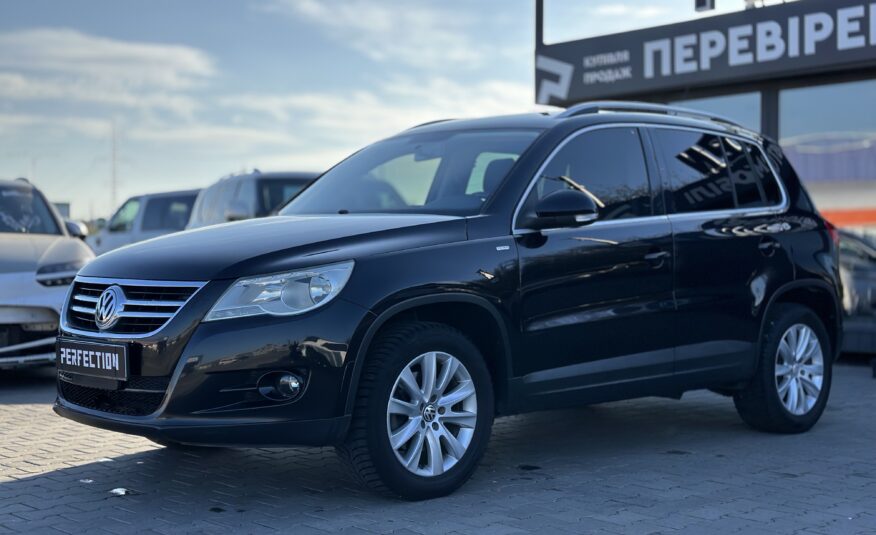 VOLKSWAGEN TIGUAN 2010 року