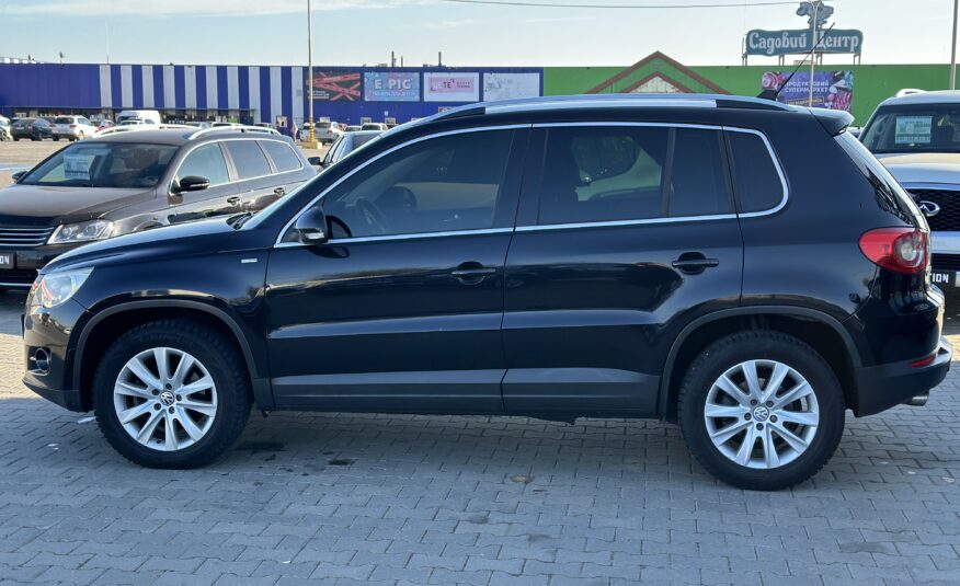 VOLKSWAGEN TIGUAN 2010 року