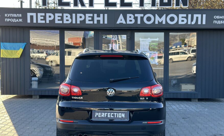 VOLKSWAGEN TIGUAN 2010 року