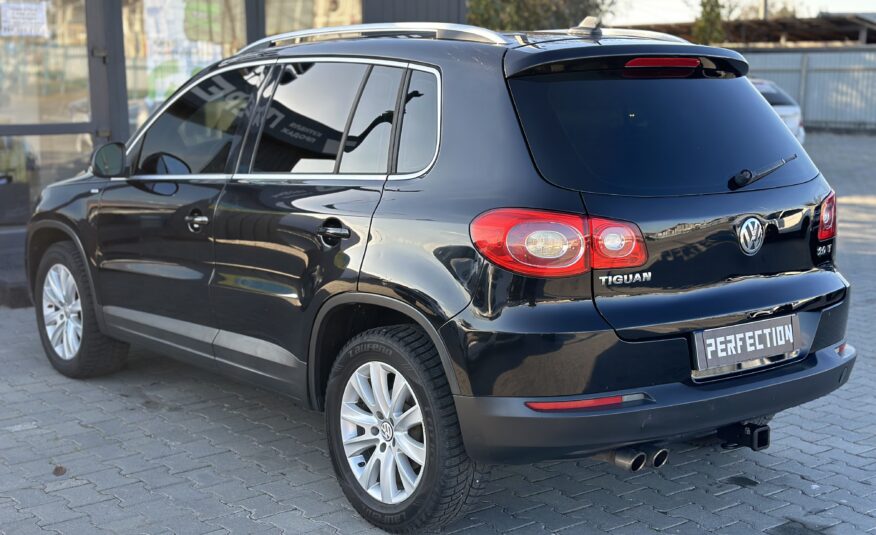 VOLKSWAGEN TIGUAN 2010 року