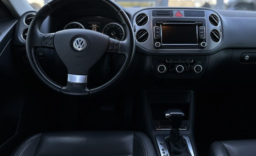 VOLKSWAGEN TIGUAN 2010 року