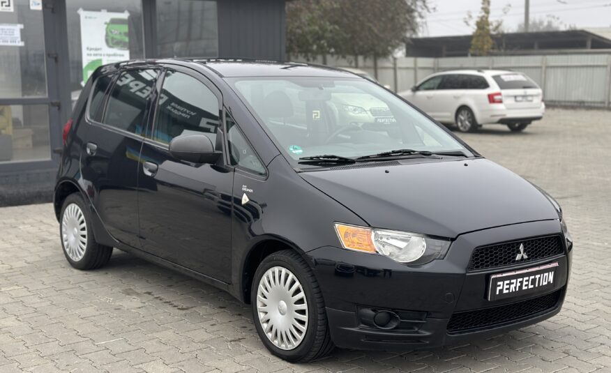 MITSUBISHI COLT 2009 року