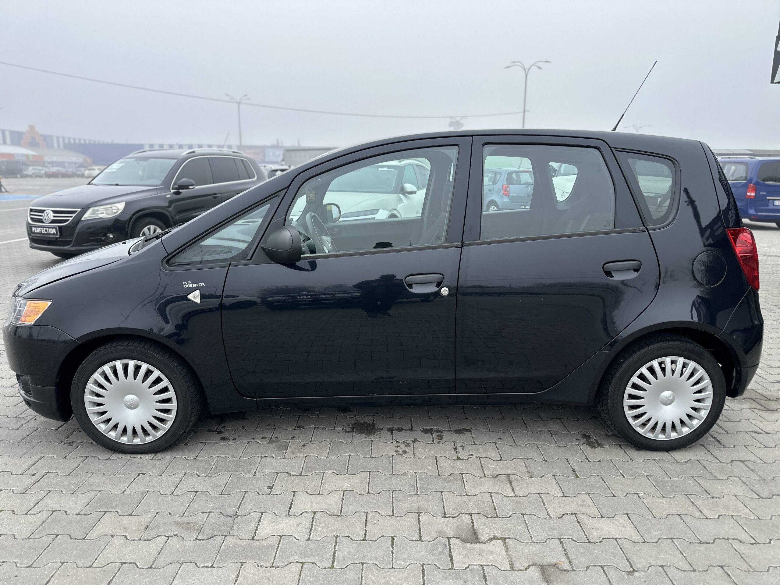 MITSUBISHI COLT 2009 року