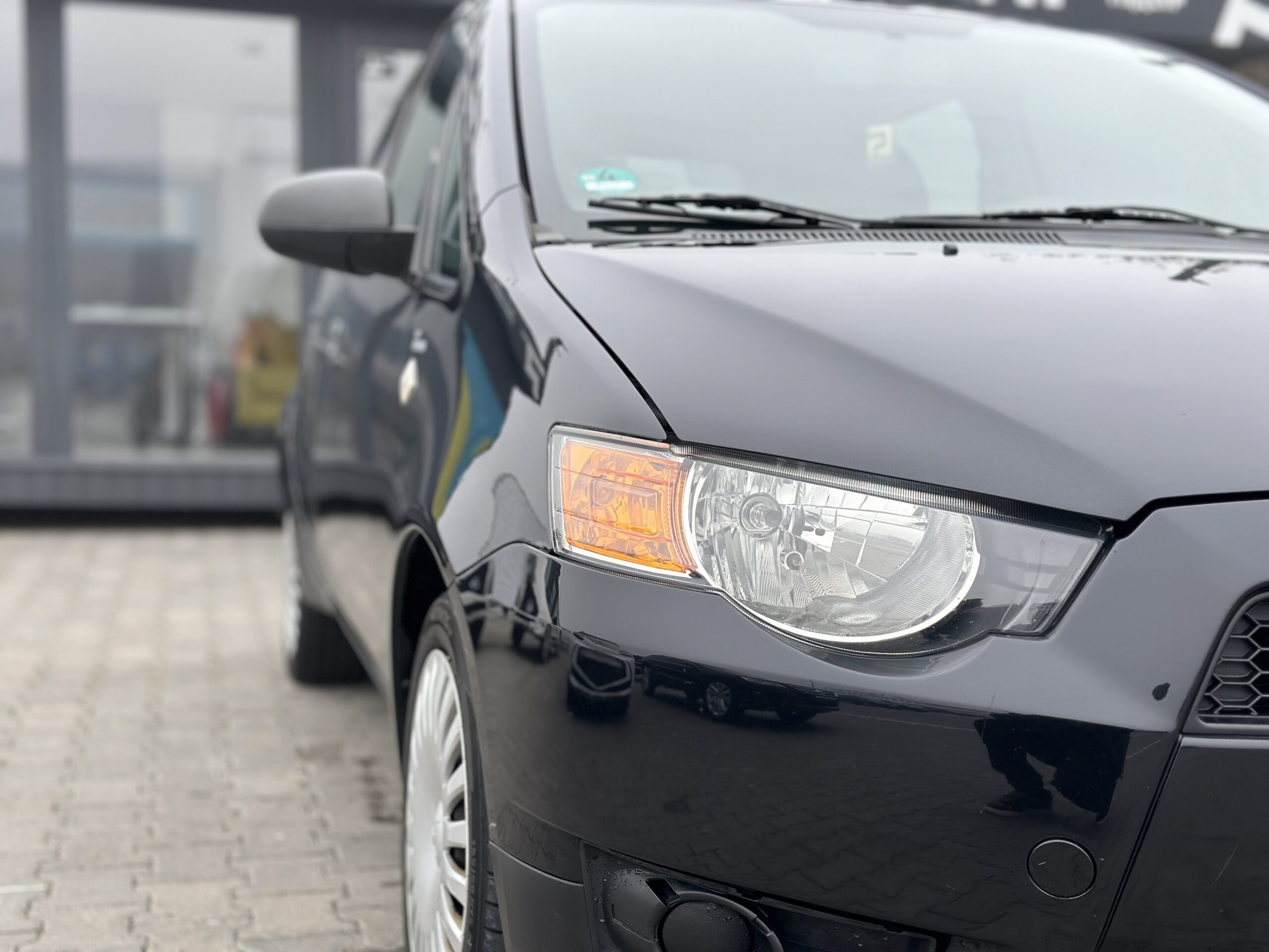 MITSUBISHI COLT 2009 року