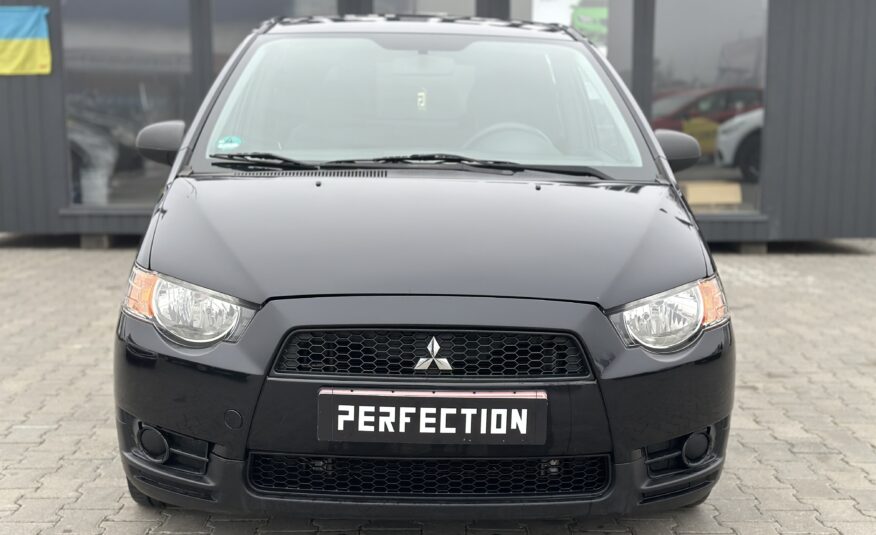 MITSUBISHI COLT 2009 року