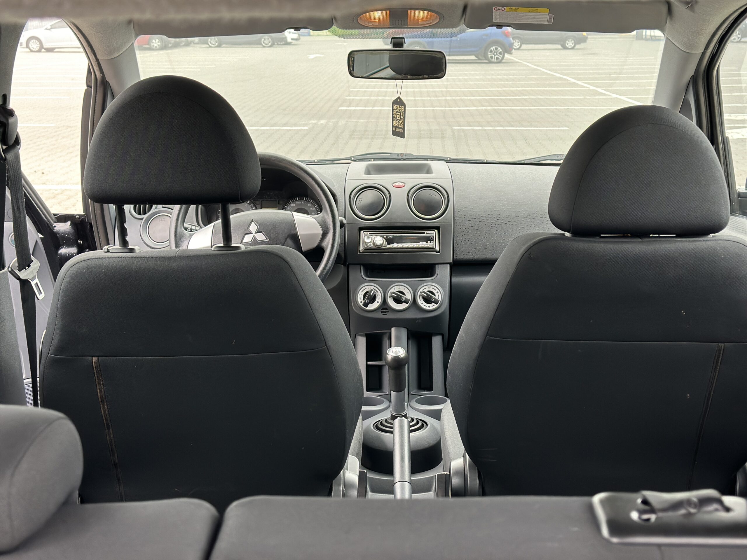 MITSUBISHI COLT 2009 року