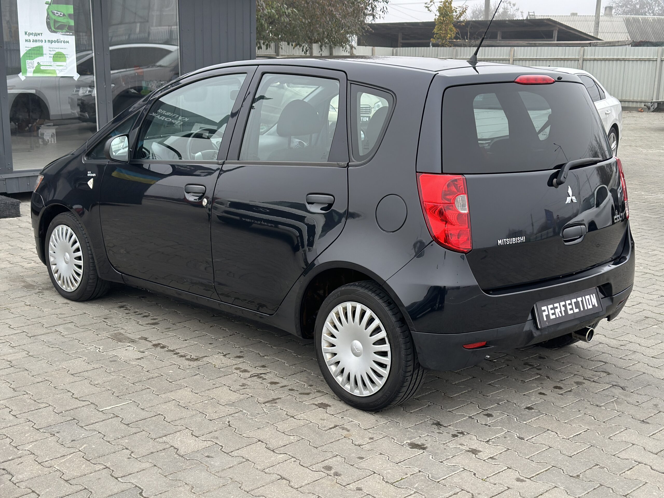MITSUBISHI COLT 2009 року