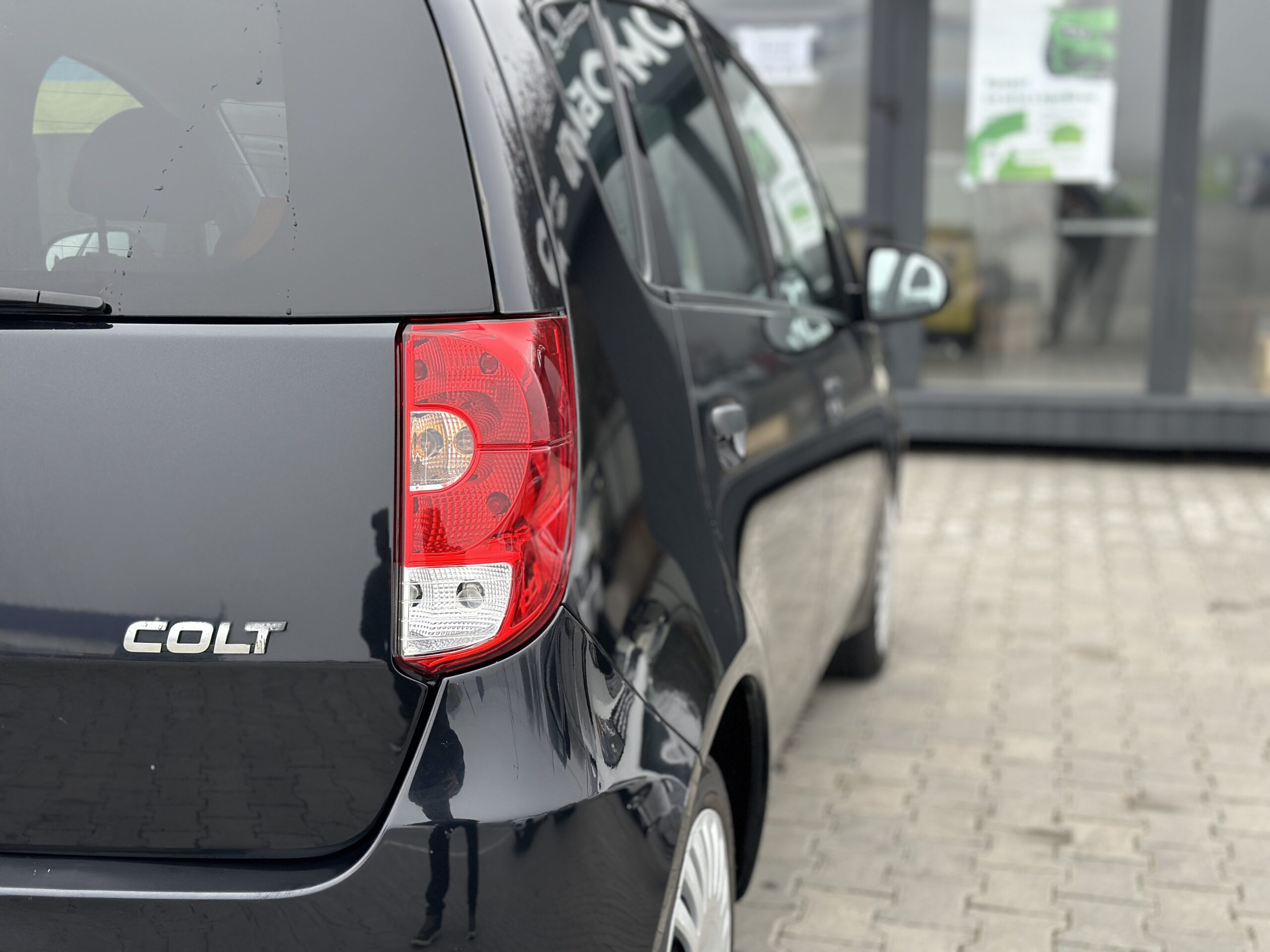 MITSUBISHI COLT 2009 року