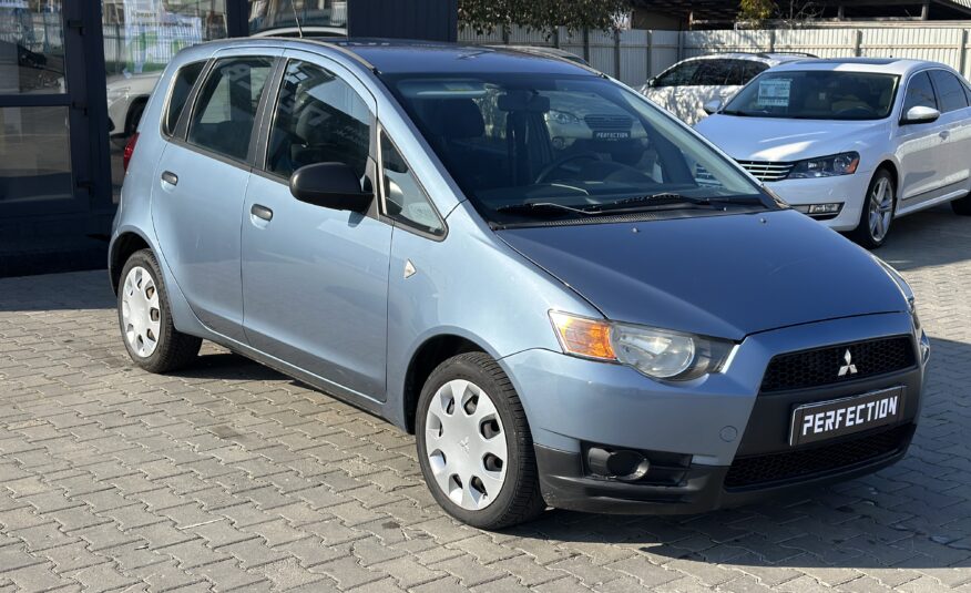 MITSUBISHI COLT 2009 року