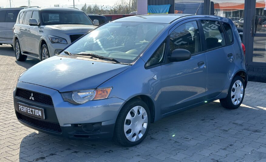 MITSUBISHI COLT 2009 року