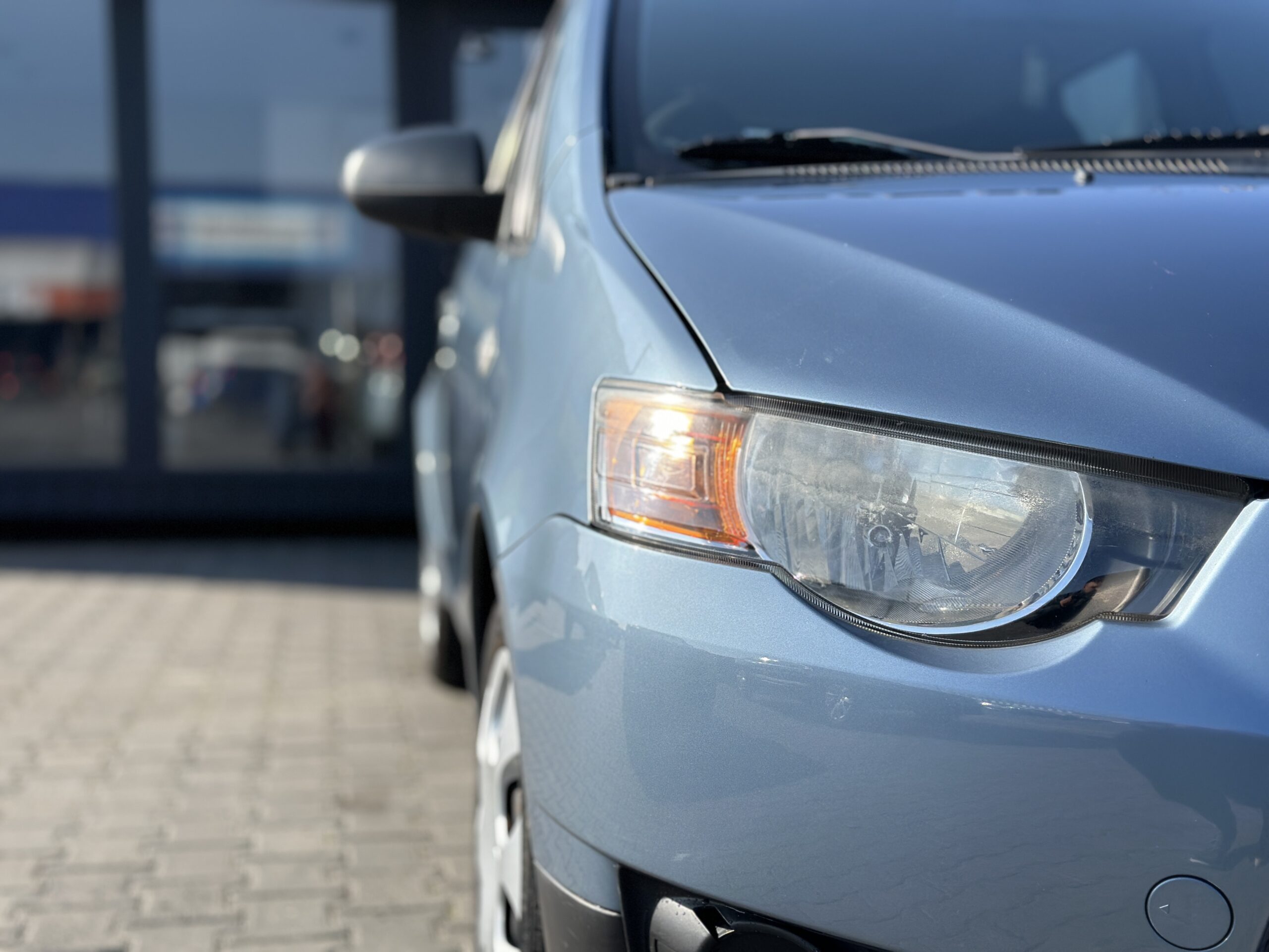 MITSUBISHI COLT 2009 року