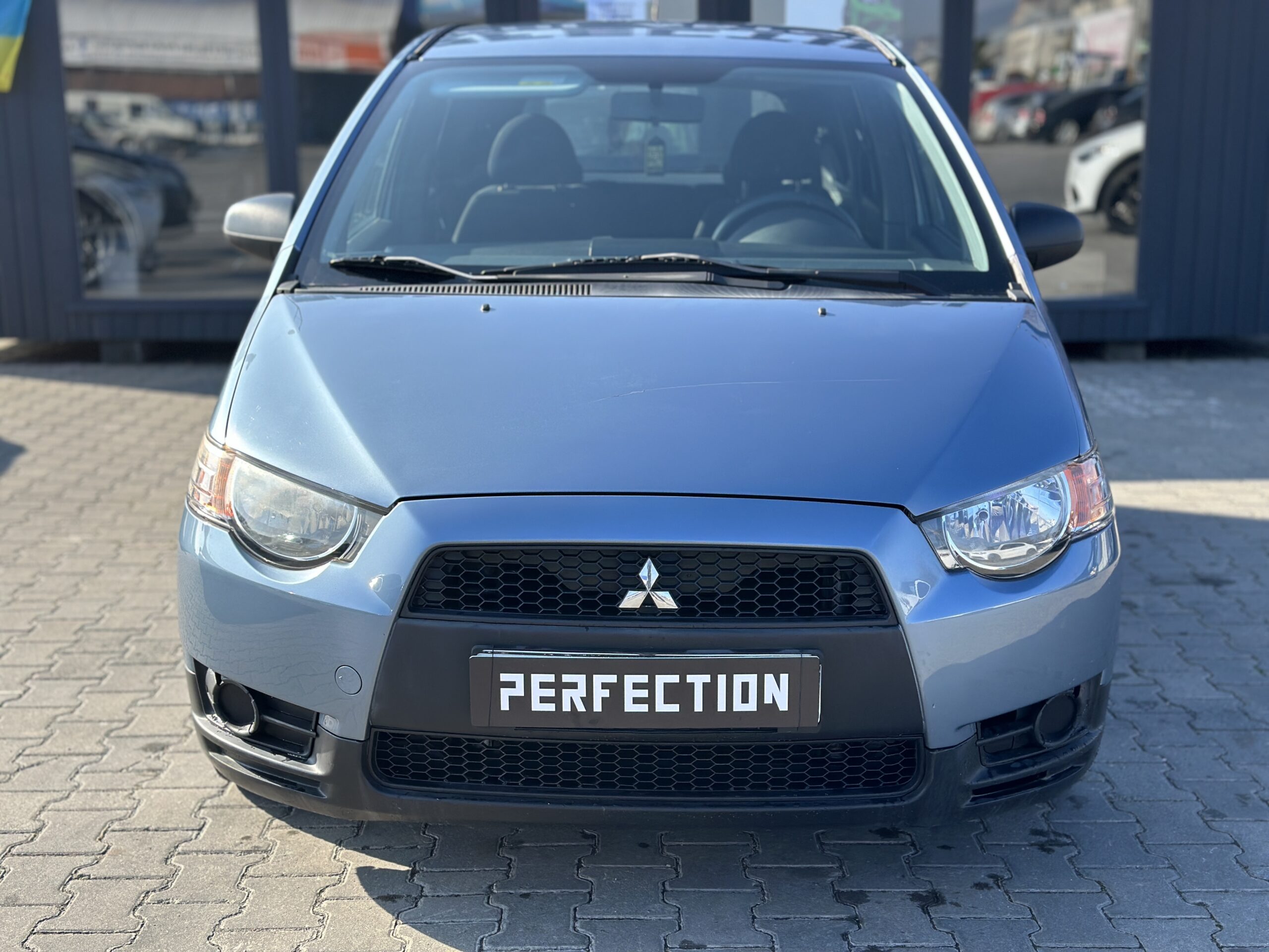 MITSUBISHI COLT 2009 року