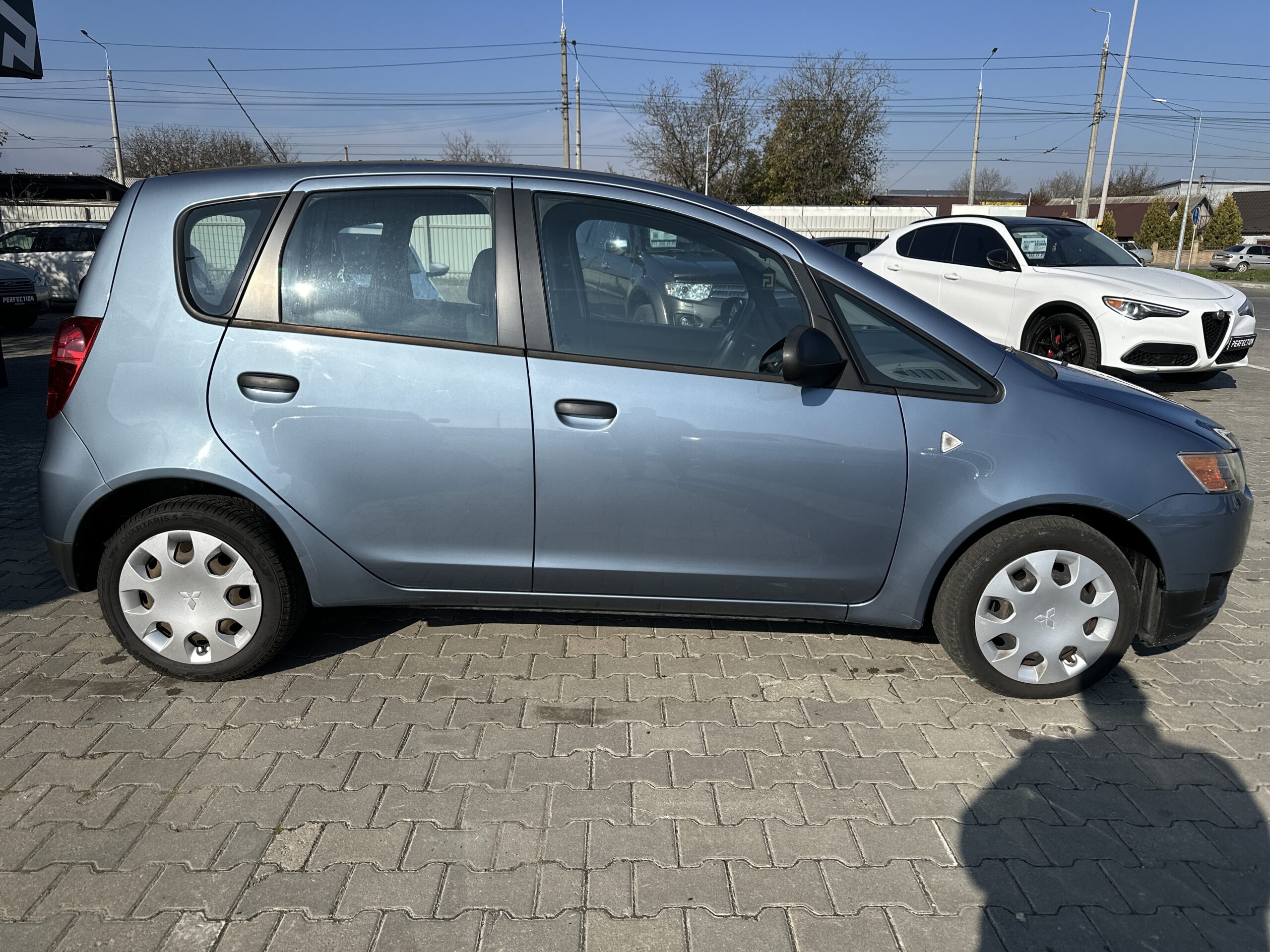 MITSUBISHI COLT 2009 року
