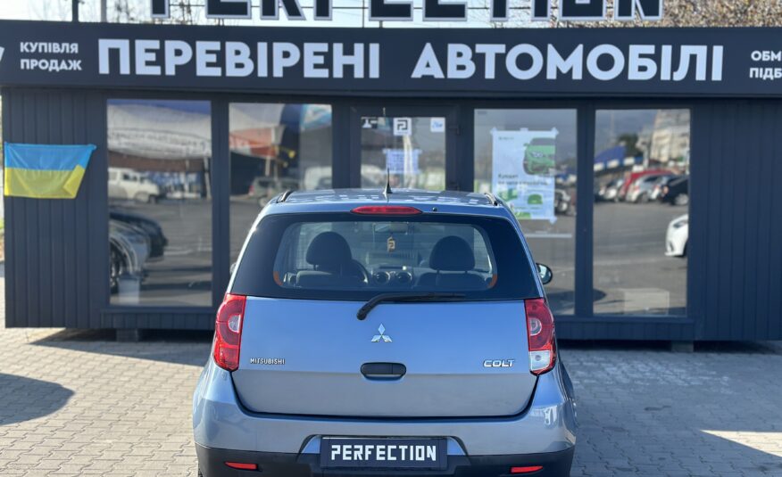 MITSUBISHI COLT 2009 року