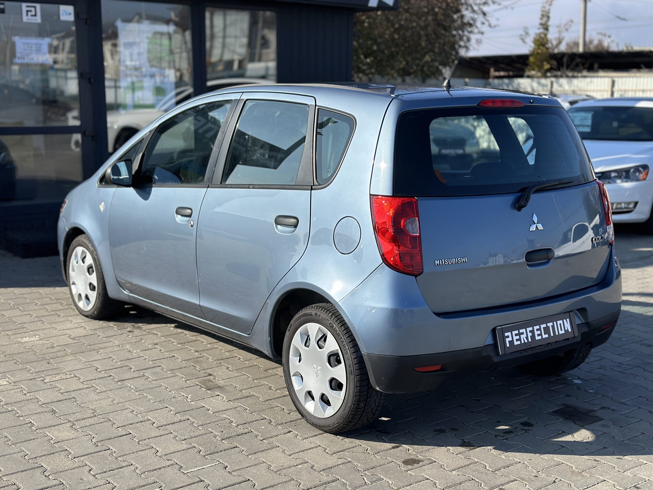 MITSUBISHI COLT 2009 року