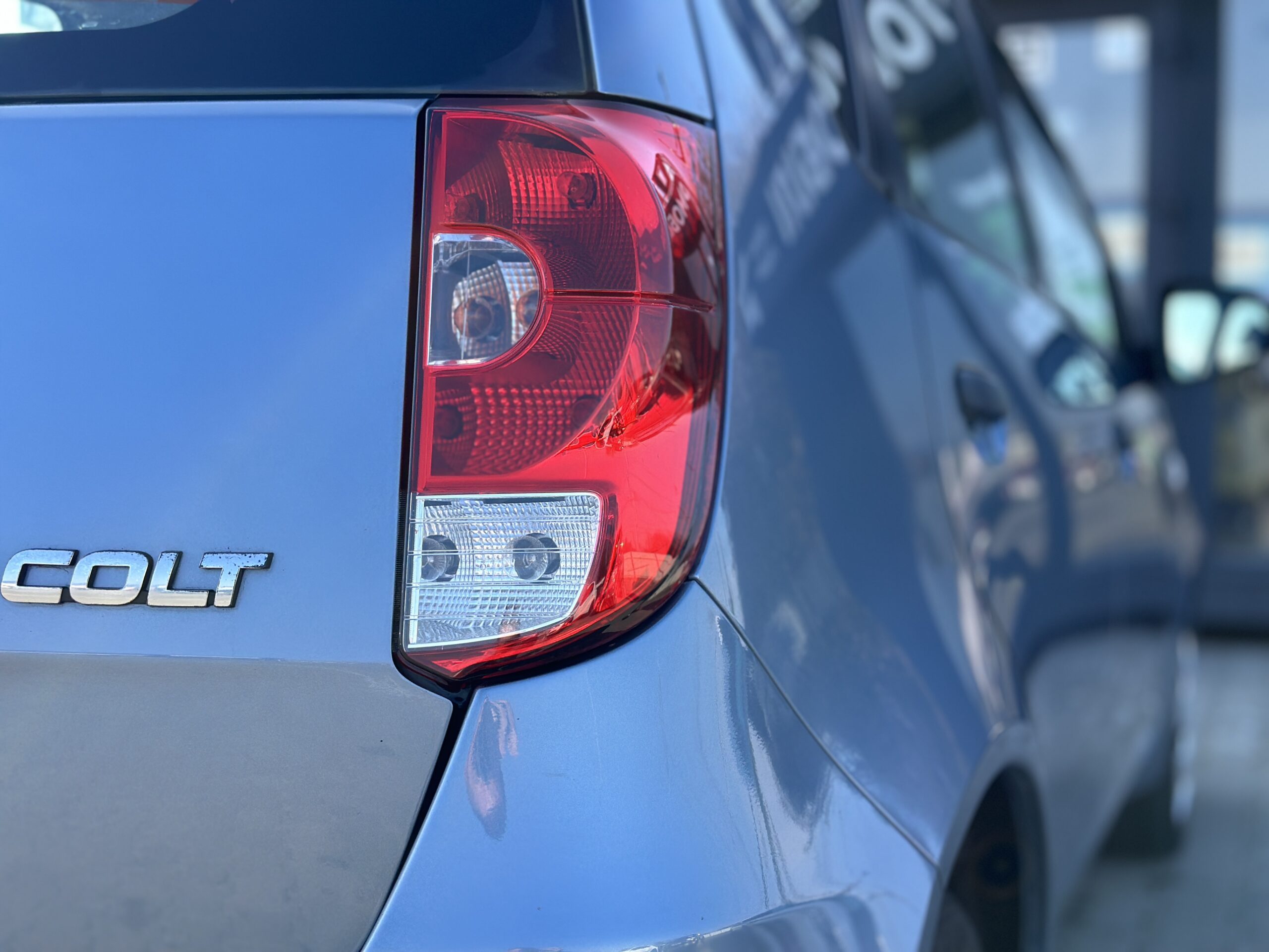 MITSUBISHI COLT 2009 року