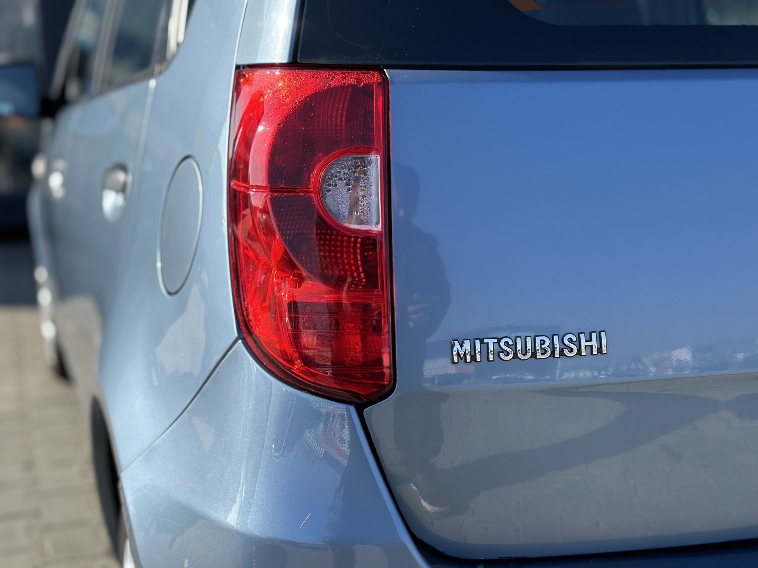 MITSUBISHI COLT 2009 року